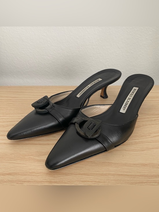 Manolo Blahnik Shoes - Y2K Manolo Blahnik black leather closed toe mule with kitten heel